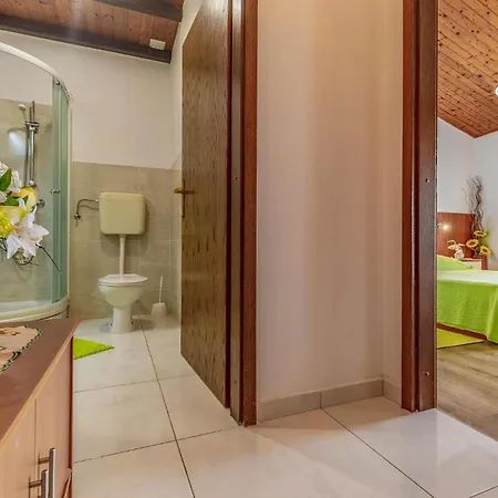 Pet Friendly Home In Pula With Jacuzzi Pula