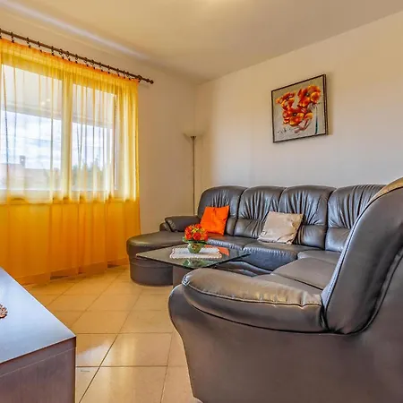 Holiday home Pet Friendly Home In Pula With Jacuzzi