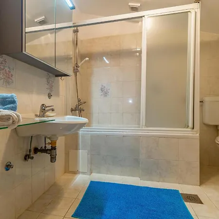 Pet Friendly Home In Pula With Jacuzzi Holiday home *