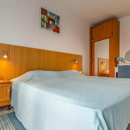 Pet Friendly Home In Pula With Jacuzzi *