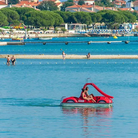 Pet Friendly Home In Pula With Jacuzzi Holiday home