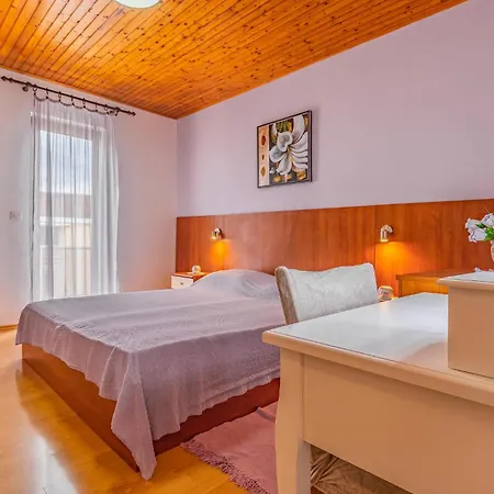 Holiday home Pet Friendly Home In Pula With Jacuzzi Pula