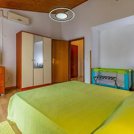 Pet Friendly Home In Pula With Jacuzzi Holiday home