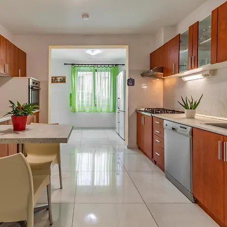 Holiday home Pet Friendly Home In Pula With Jacuzzi