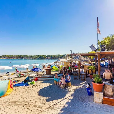 Pet Friendly Home In Pula With Jacuzzi Holiday home