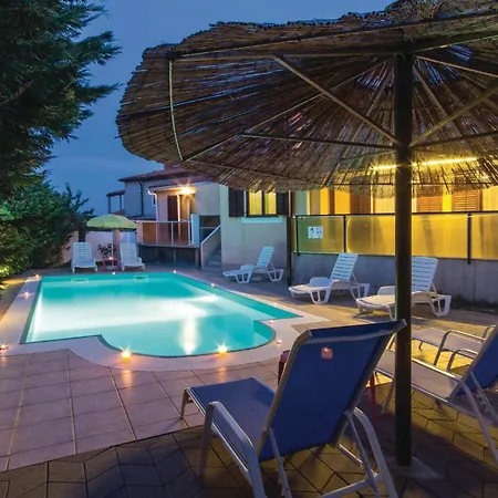 Pet Friendly Home In Pula With Jacuzzi *