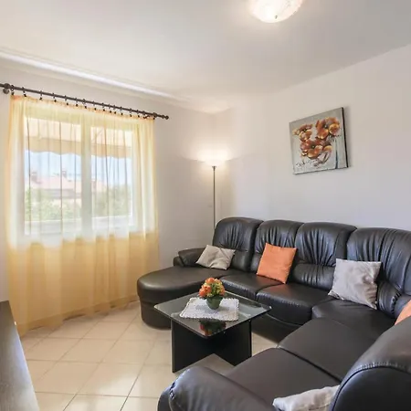 Pet Friendly Home In Pula With Jacuzzi * Pula