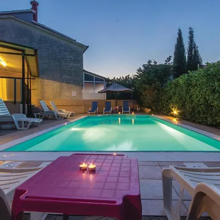 Pet Friendly Home In Pula With Jacuzzi