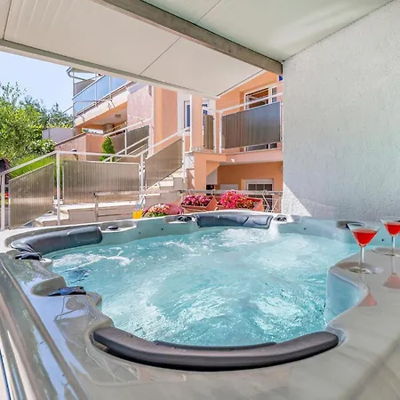 Pet Friendly Home In Pula With Jacuzzi Holiday home Pula