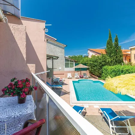 Pet Friendly Home In Pula With Jacuzzi Pula