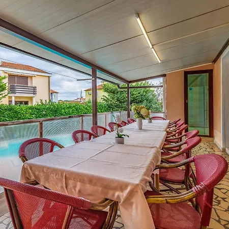 Pet Friendly Home In Pula With Jacuzzi * Pula