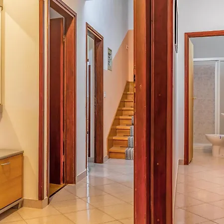 Stunning In Nyaraló Póla